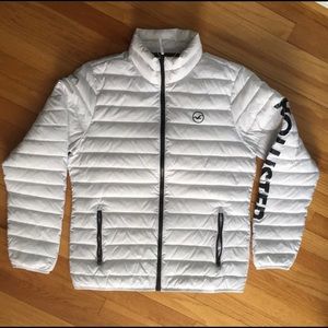 ISO....Hollister  puffer jacket